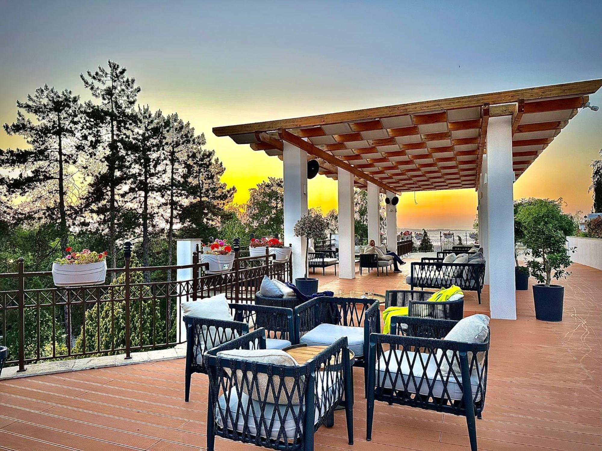 Sm Lovely Apartments On The First Line In Sozopol Exterior foto